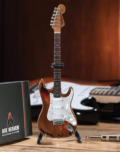 Fender™ Stratocaster™ – Aged Sunburst Distressed Finish
