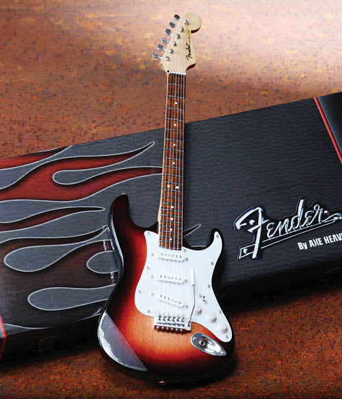 Fender™ Stratocaster™ – Classic Sunburst Finish