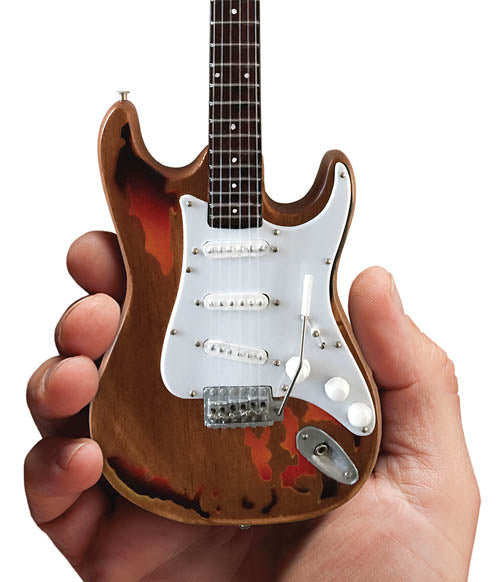 Fender™ Stratocaster™ – Aged Sunburst Distressed Finish